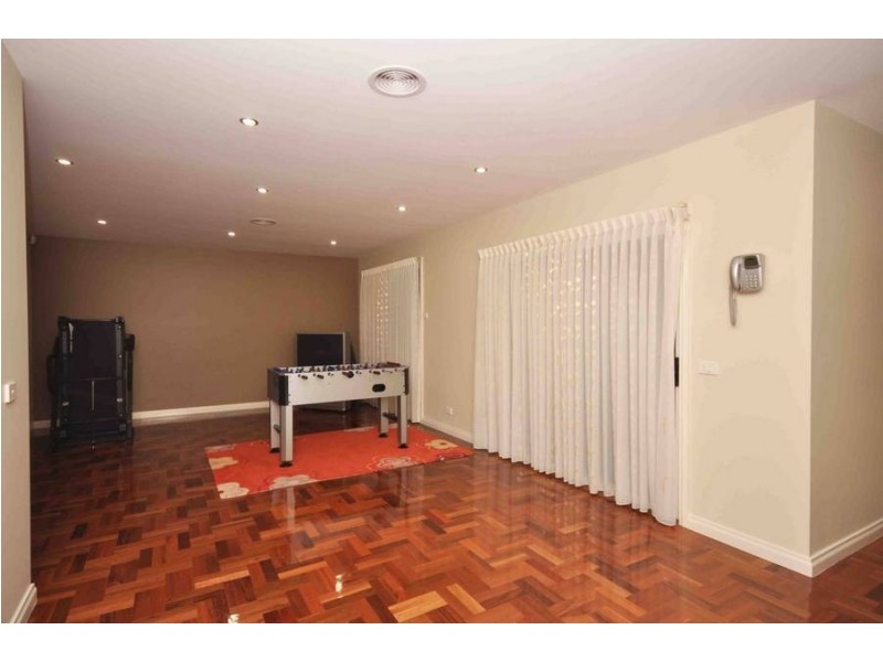 14 Wild Crescent, Roxburgh Park VIC 3064