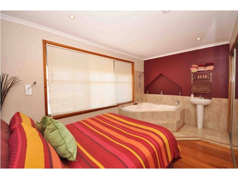 82 Geach Street, Dallas VIC 3047