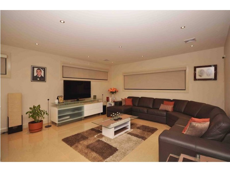 5 Hurley Rise, Roxburgh Park VIC 3064