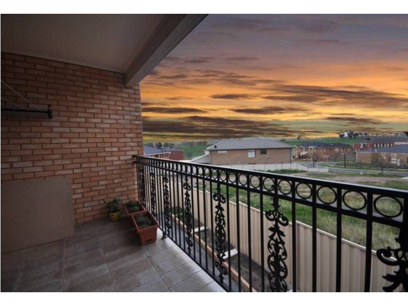 5 Hurley Rise, Roxburgh Park VIC 3064