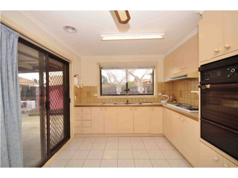 2/55 Tarkoola, Meadow Heights VIC 3048