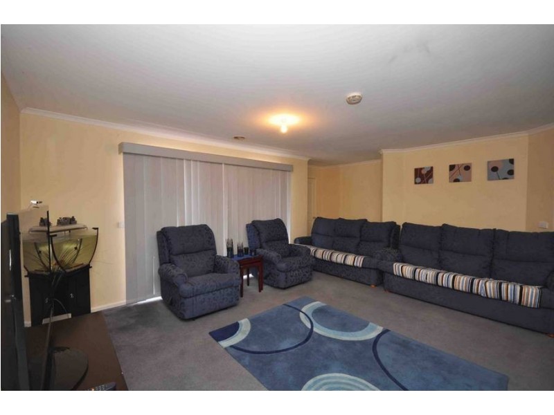 45 Marne Drive, Roxburgh Park VIC 3064