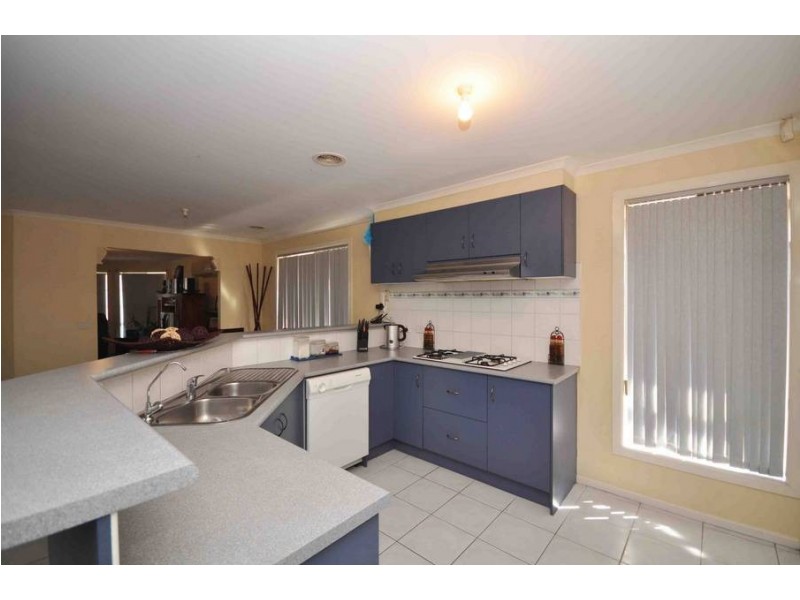 45 Marne Drive, Roxburgh Park VIC 3064