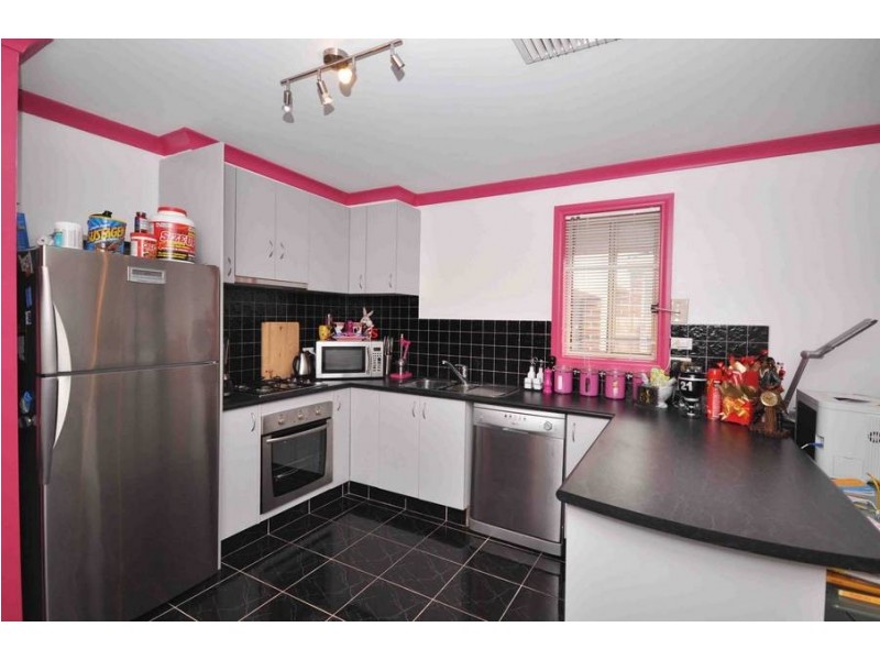 30/4-16 Melaleuca Drive, Meadow Heights VIC 3048