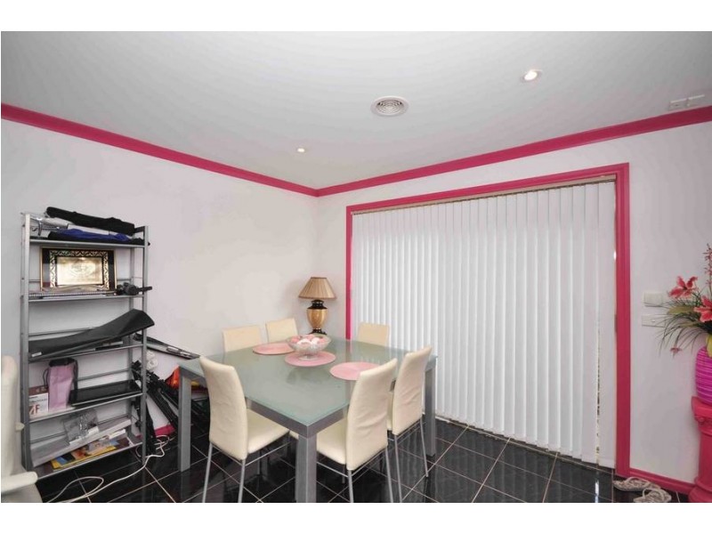 30/4-16 Melaleuca Drive, Meadow Heights VIC 3048