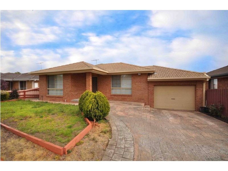 15 Rokewood Crescent, Meadow Heights VIC 3048