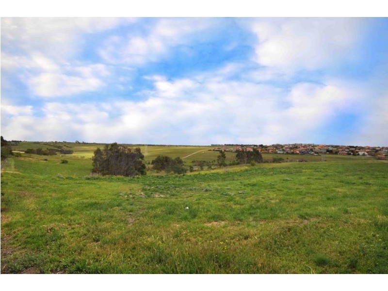 15 Rokewood Crescent, Meadow Heights VIC 3048