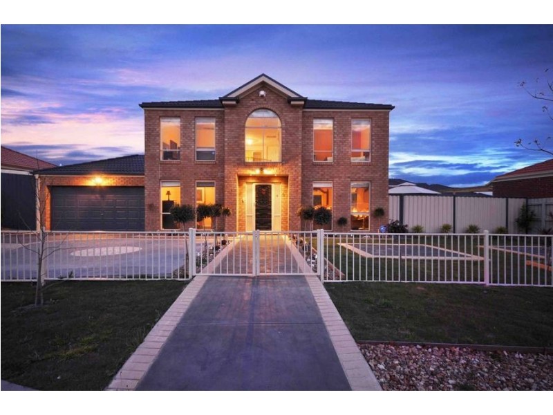 4 Avonlea Court, Roxburgh Park VIC 3064