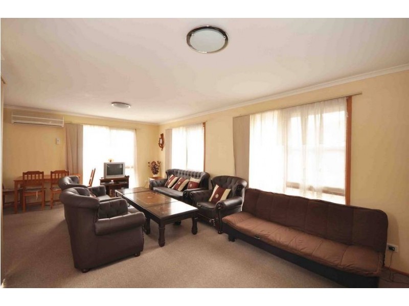 12 Elder Close, Meadow Heights VIC 3048