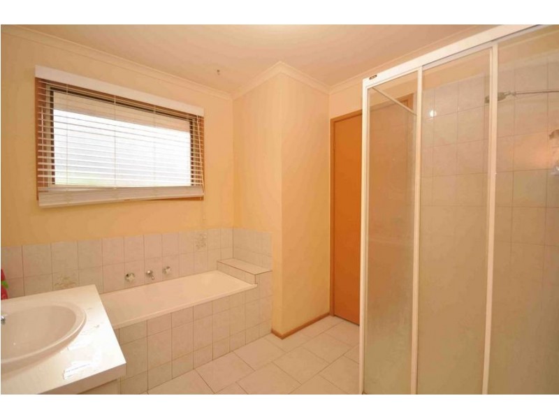 12 Elder Close, Meadow Heights VIC 3048