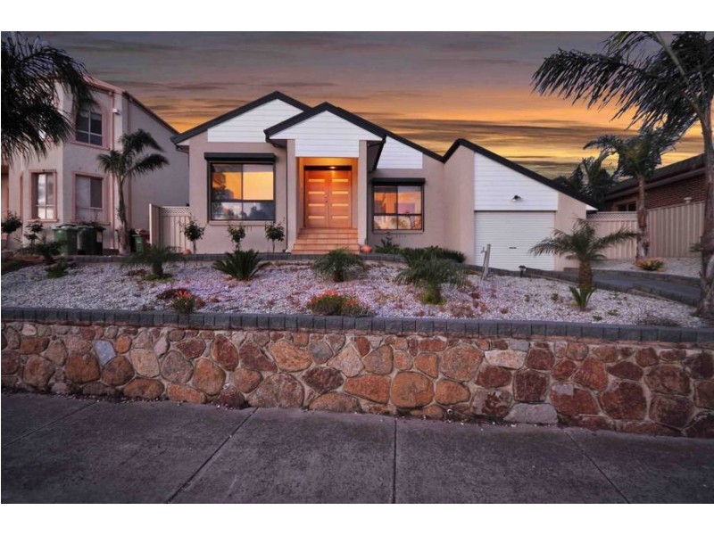 33 Arkley Drive, Greenvale VIC 3059