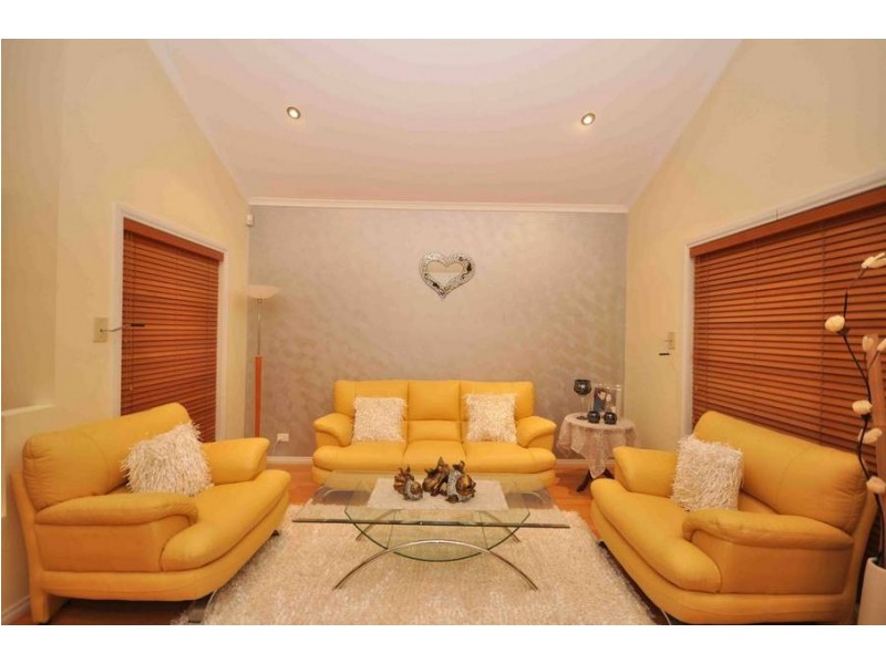 33 Arkley Drive, Greenvale VIC 3059