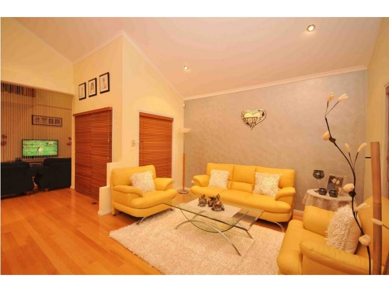 33 Arkley Drive, Greenvale VIC 3059