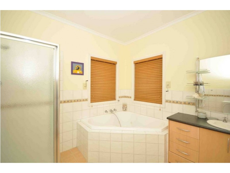 33 Arkley Drive, Greenvale VIC 3059