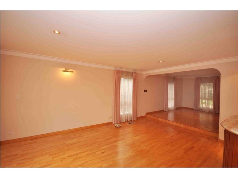 7 Dufton Court, Greenvale VIC 3059