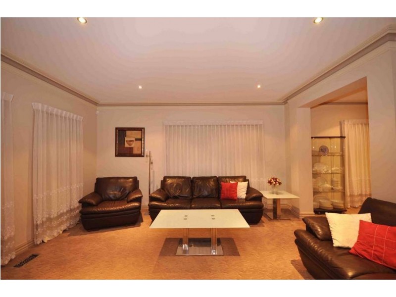 20 Hunter Avenue, Roxburgh Park VIC 3064