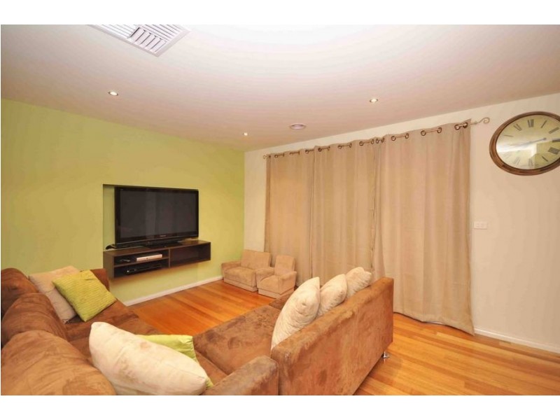 10 Baileys Court, Meadow Heights VIC 3048