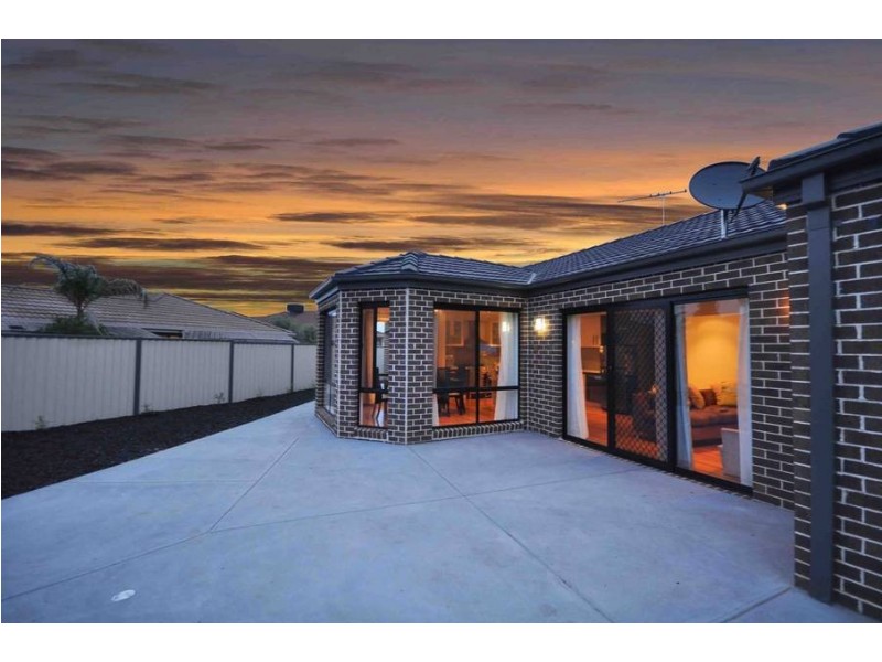 10 Baileys Court, Meadow Heights VIC 3048