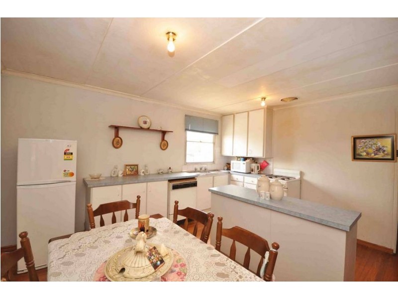 28 Mildura Crescent, Dallas VIC 3047