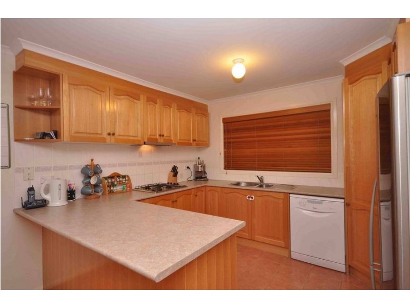 13 Taplin Way, Roxburgh Park VIC 3064