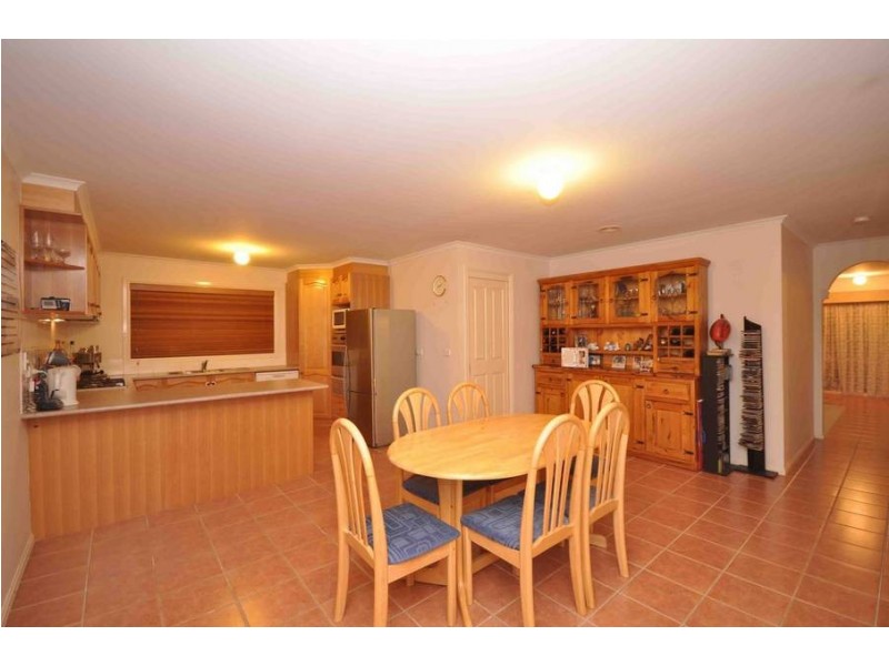 13 Taplin Way, Roxburgh Park VIC 3064