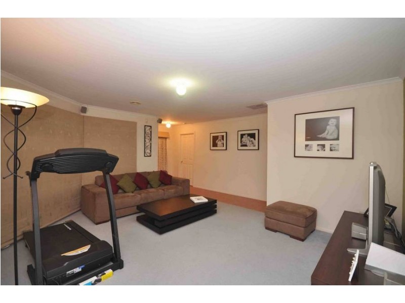 13 Taplin Way, Roxburgh Park VIC 3064