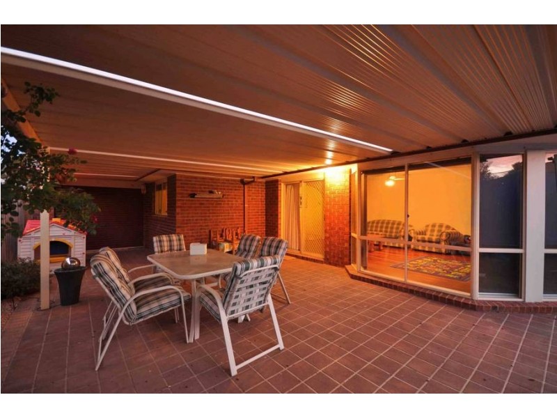 13 Taplin Way, Roxburgh Park VIC 3064