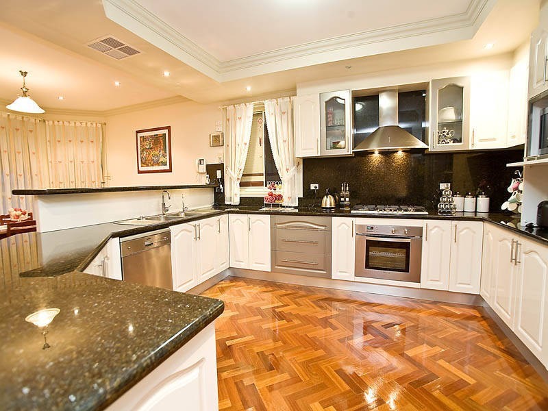 8 Wild Crescent, Roxburgh Park VIC 3064