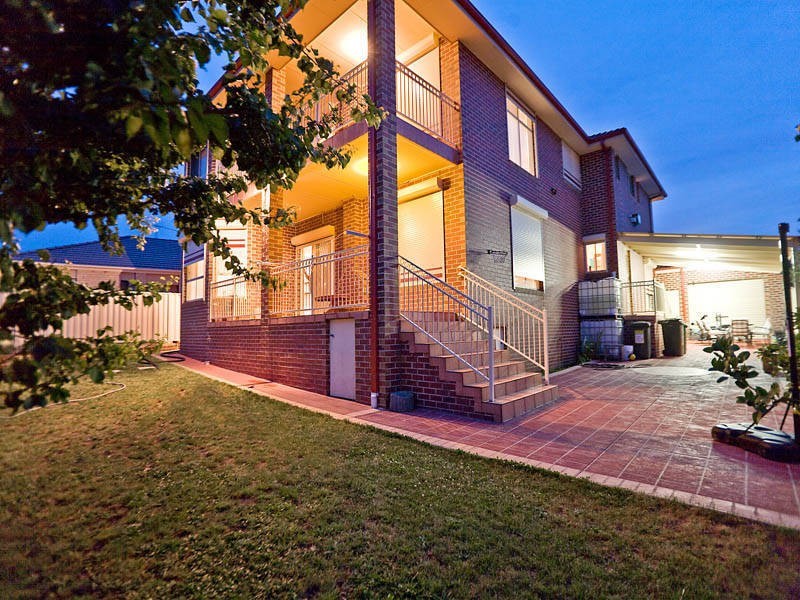 8 Wild Crescent, Roxburgh Park VIC 3064