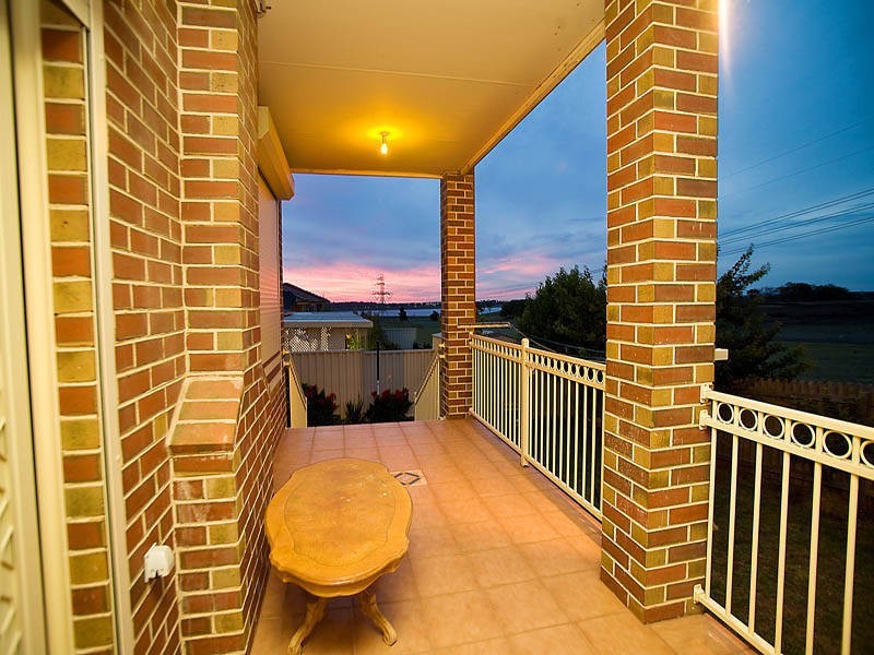 8 Wild Crescent, Roxburgh Park VIC 3064