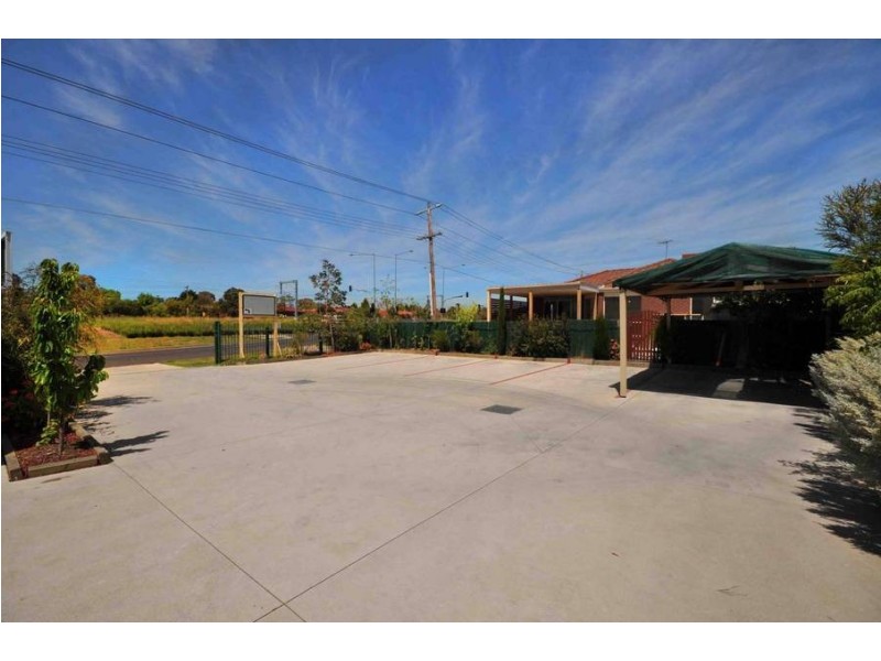 1 Berringa Court, Meadow Heights VIC 3048