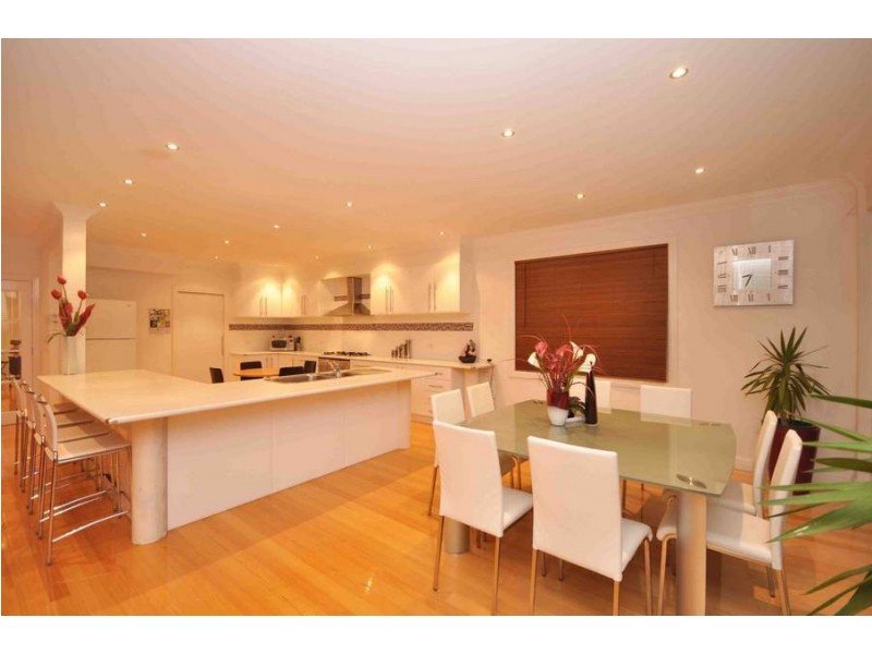 12 Preston Avenue, Roxburgh Park VIC 3064