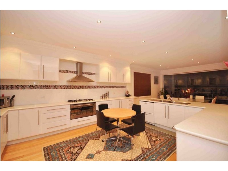 12 Preston Avenue, Roxburgh Park VIC 3064