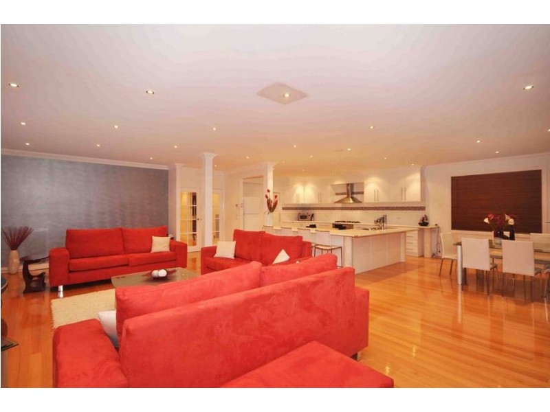 12 Preston Avenue, Roxburgh Park VIC 3064