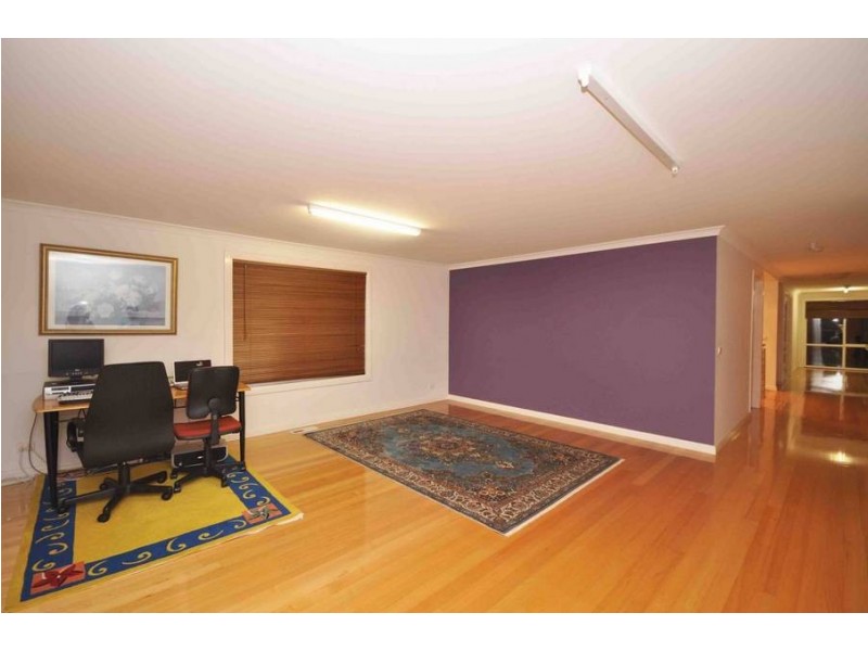 12 Preston Avenue, Roxburgh Park VIC 3064