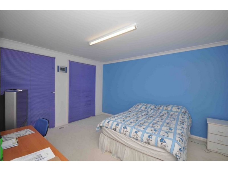 12 Preston Avenue, Roxburgh Park VIC 3064