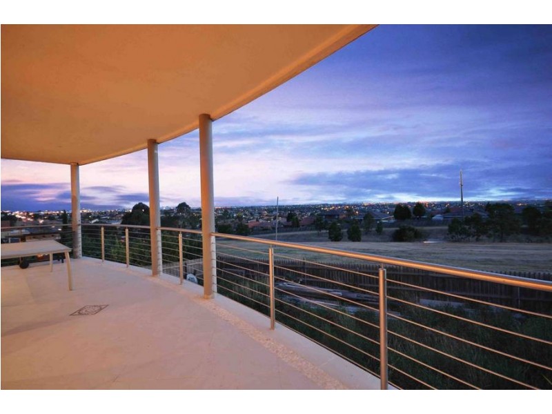 12 Preston Avenue, Roxburgh Park VIC 3064