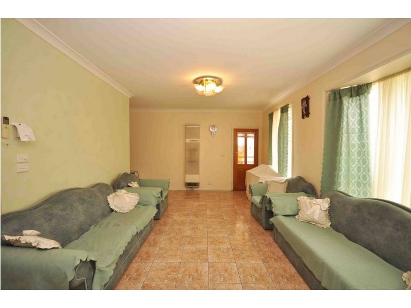 15 Peppermint Grove, Meadow Heights VIC 3048