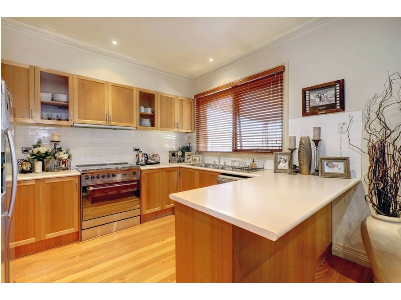 19 Satterley Way, Roxburgh Park VIC 3064