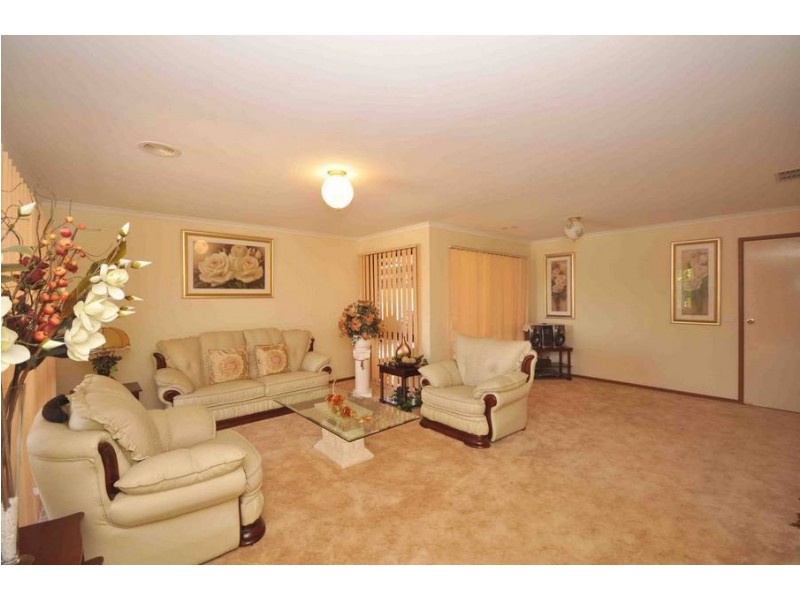 4 Morris Court, Meadow Heights VIC 3048