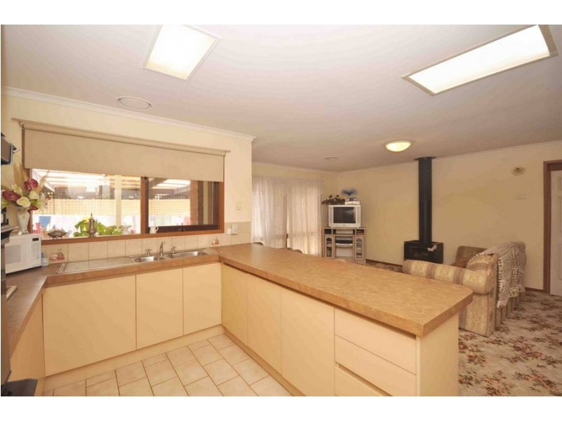 4 Morris Court, Meadow Heights VIC 3048