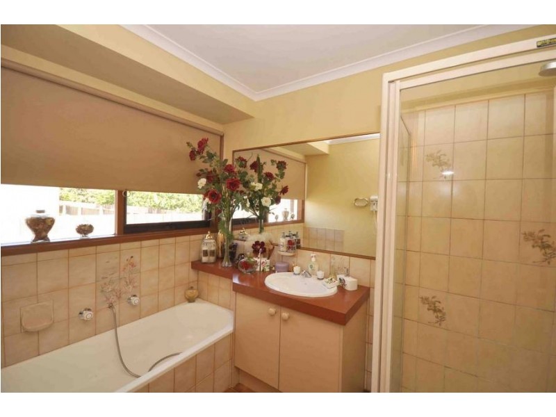 4 Morris Court, Meadow Heights VIC 3048