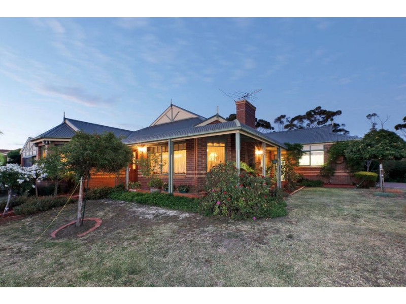 7 Herring Court, Roxburgh Park VIC 3064