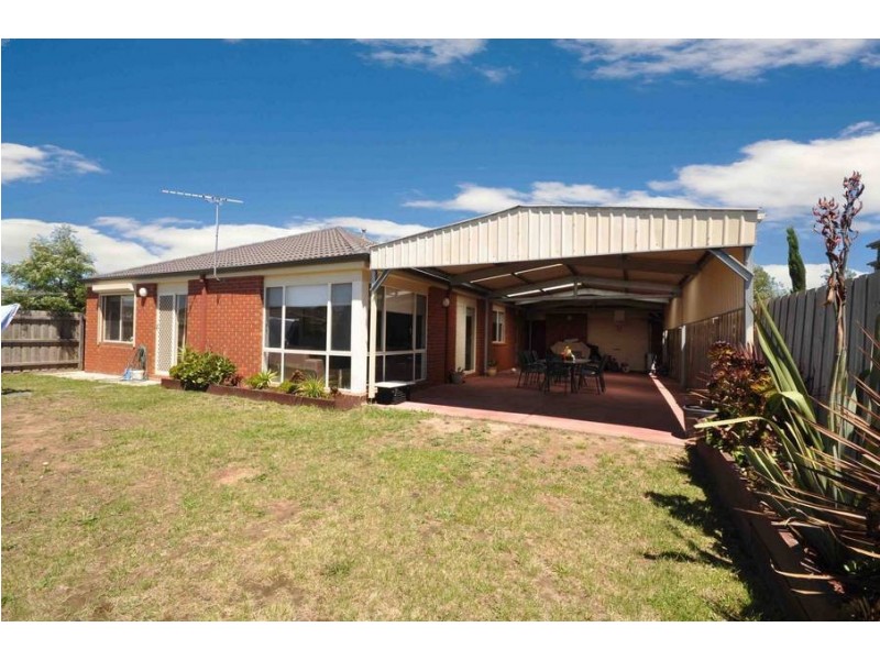 10 Wisla Circuit, Roxburgh Park VIC 3064