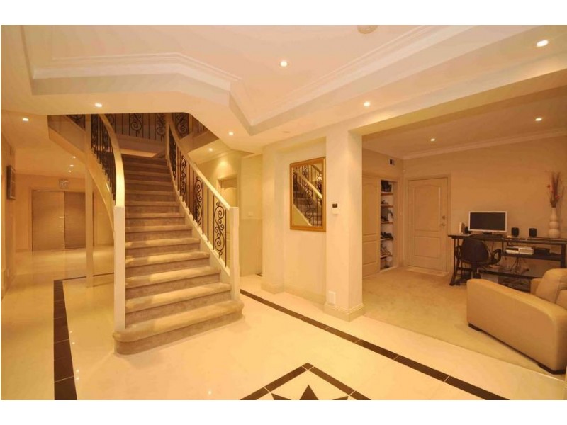 4 Stillwell Crescent, Roxburgh Park VIC 3064