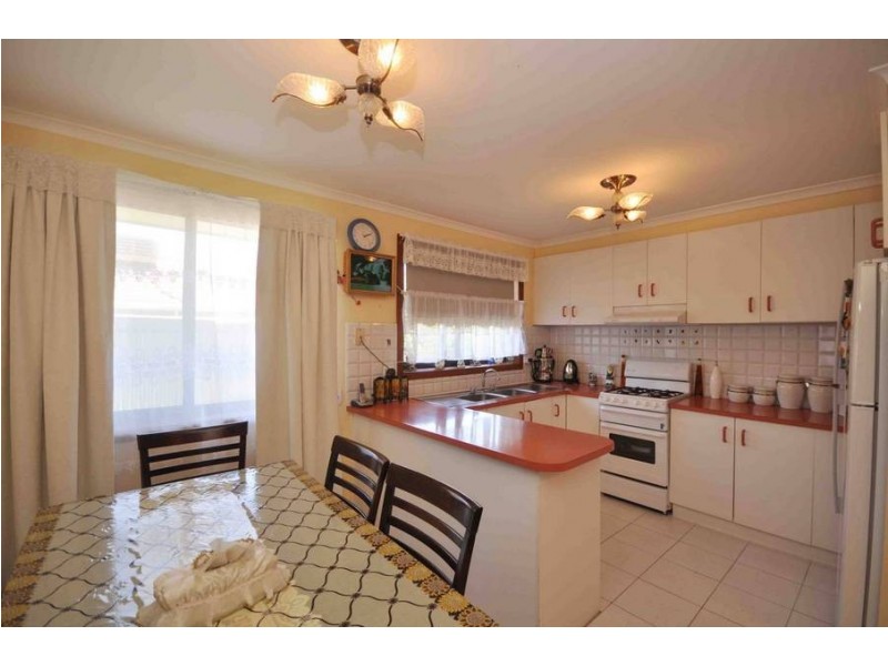 33 Tarcoola Avenue, Meadow Heights VIC 3048