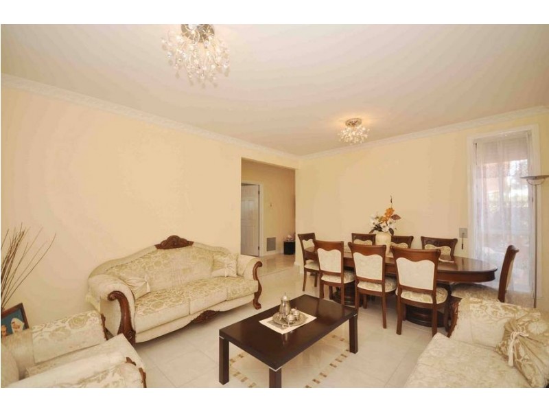 52 Gunbower Street, Meadow Heights VIC 3048