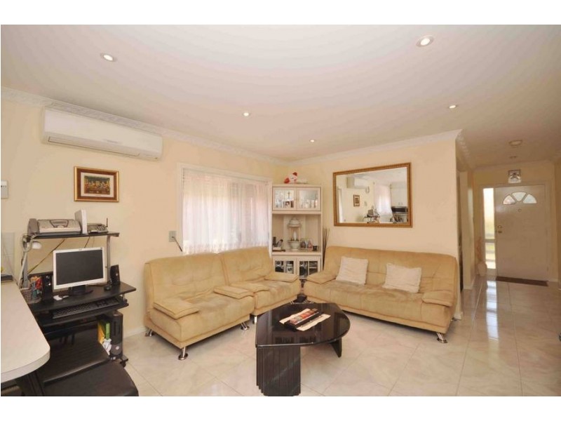 52 Gunbower Street, Meadow Heights VIC 3048