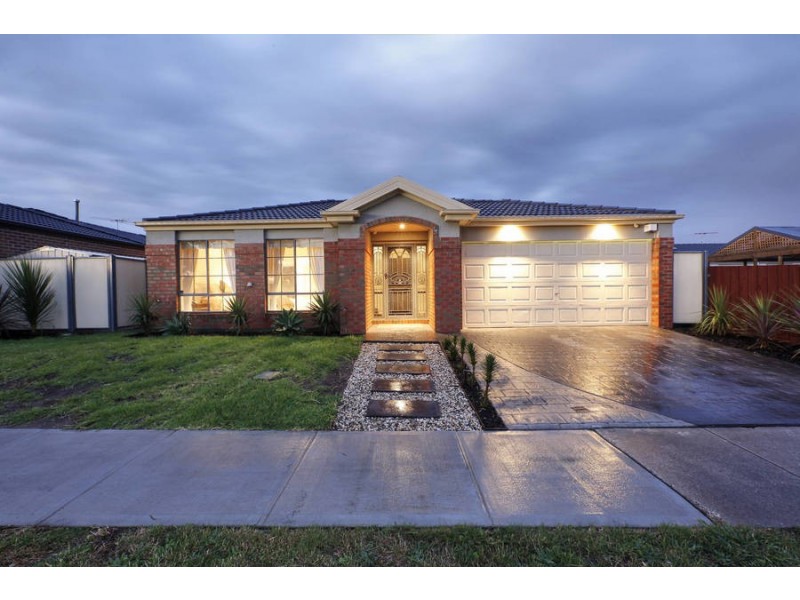 33 Rio Grande Drive, Roxburgh Park VIC 3064