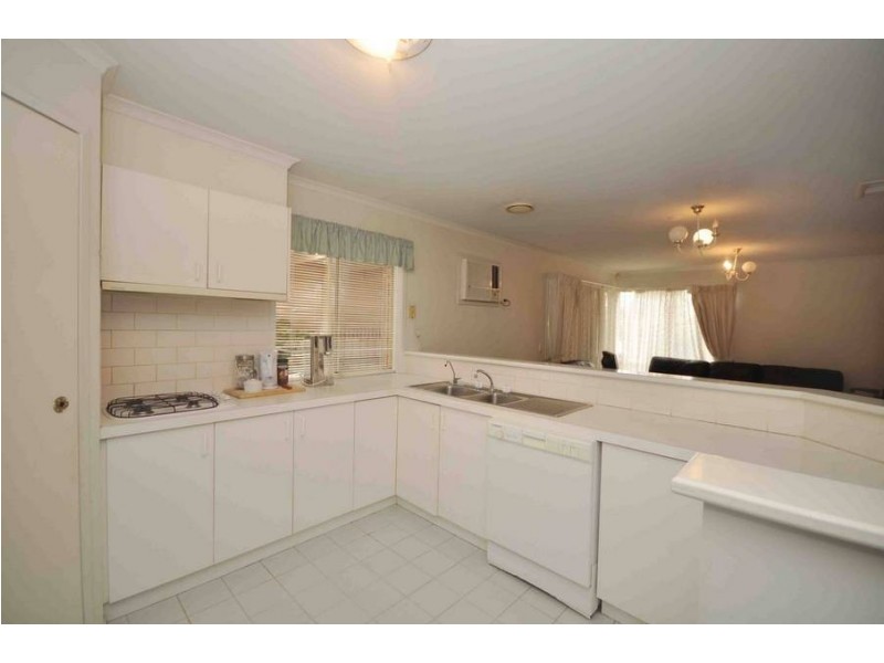 18 Herring Court, Roxburgh Park VIC 3064